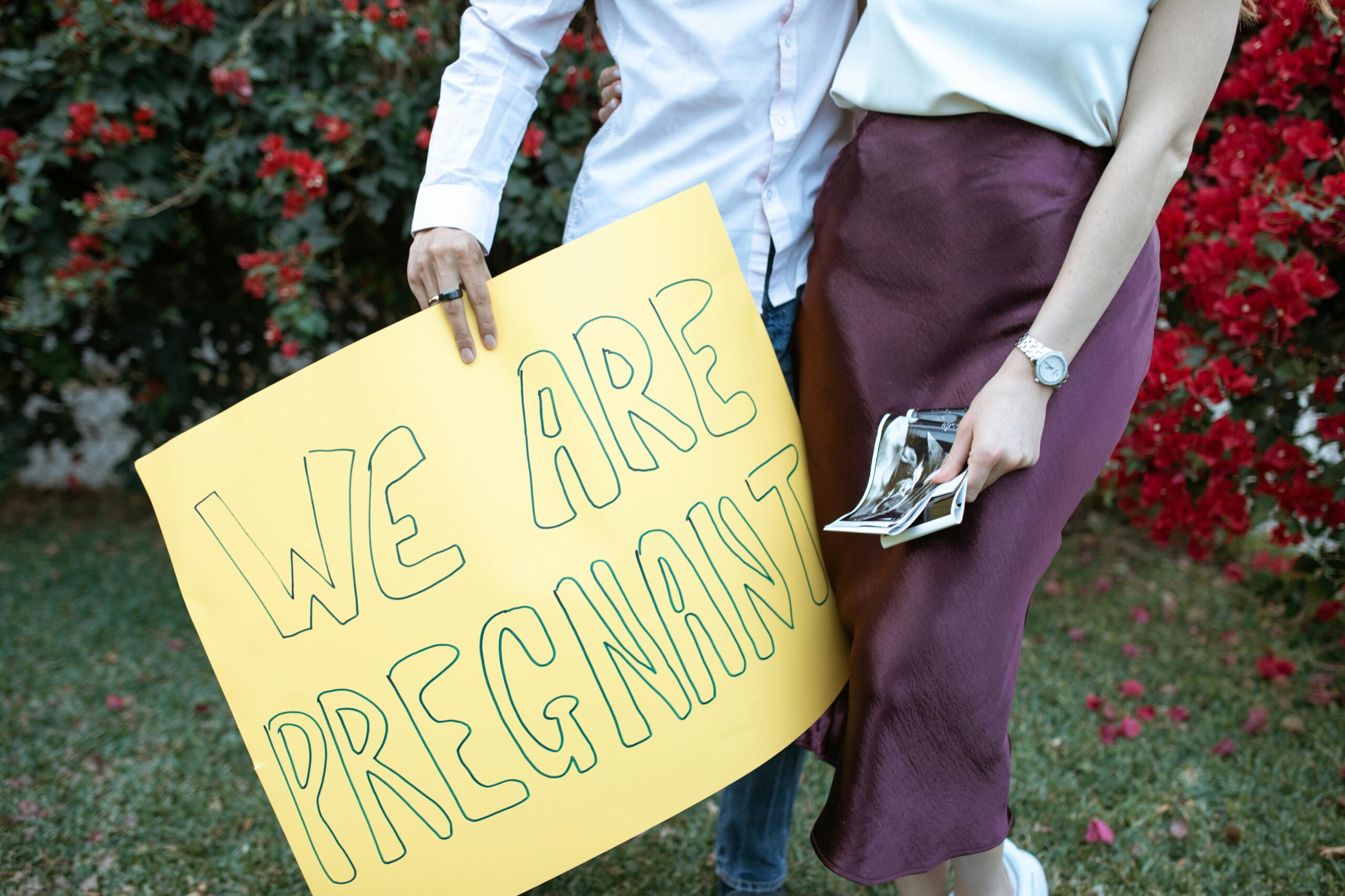 Kiedy i jak ogłosić rodzinie, że spodziewacie się dziecka? Zdjęcie do artykułu: Kiedy i jak ogłosić rodzinie, że spodziewacie się dziecka?